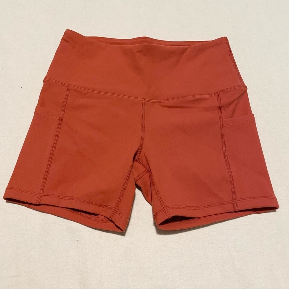 Along Fit Yoga Shorts for Women with Pockets Size Small